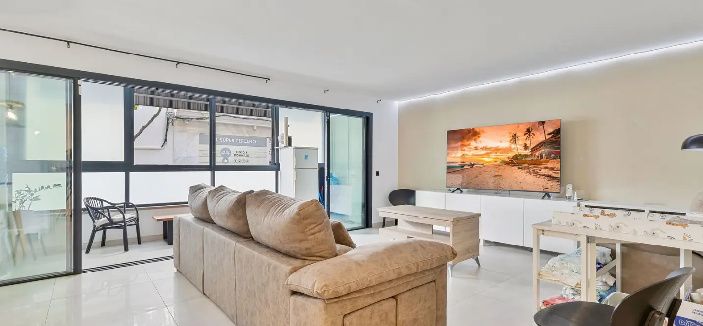 Venta de apartamento en planta media en Los Boliches 2
