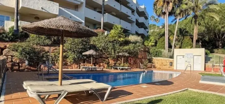 Sale of middle floor apartment in Marbella 0
