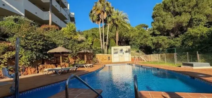 Sale of middle floor apartment in Marbella 1