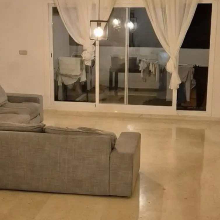 Продажа апартаментов на среднем этаже в Marbella