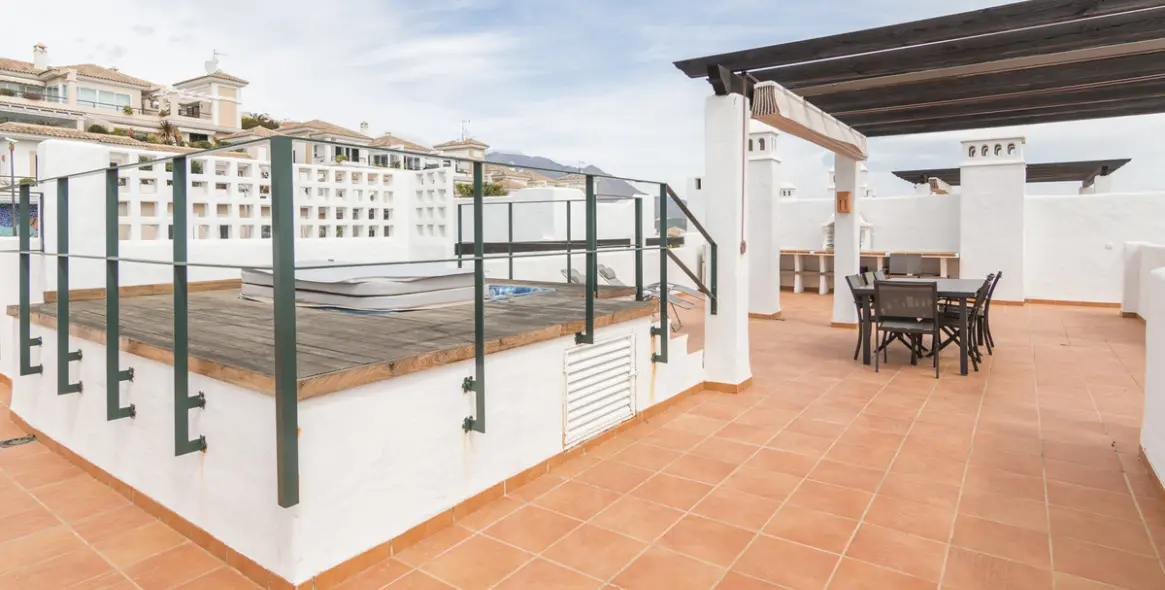 Sale of penthouse in Doña Julia 4