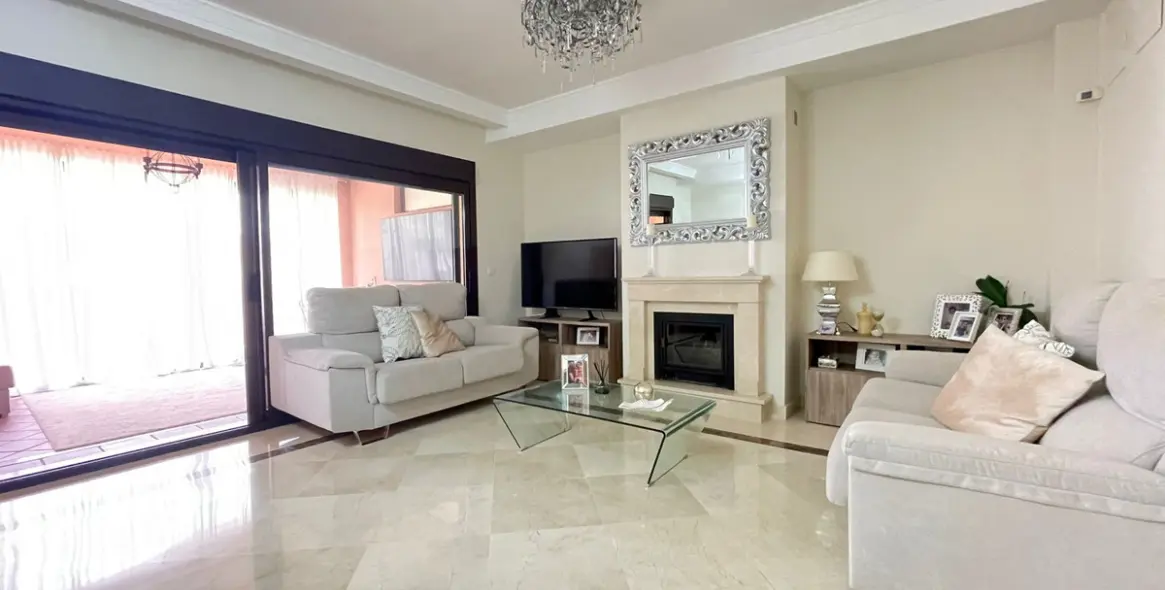 Sale of townhouse in Estepona 4