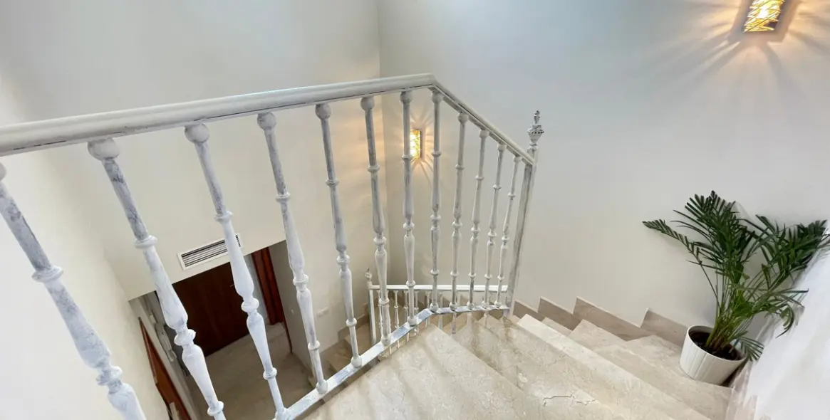 Sale of townhouse in Estepona 12