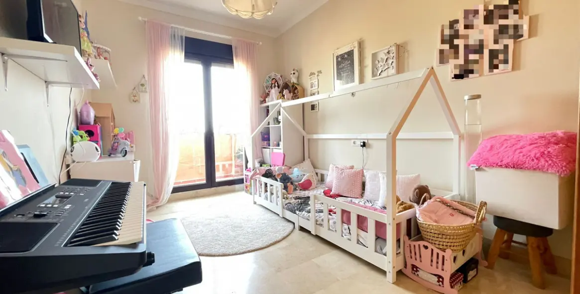 Sale of townhouse in Estepona 18