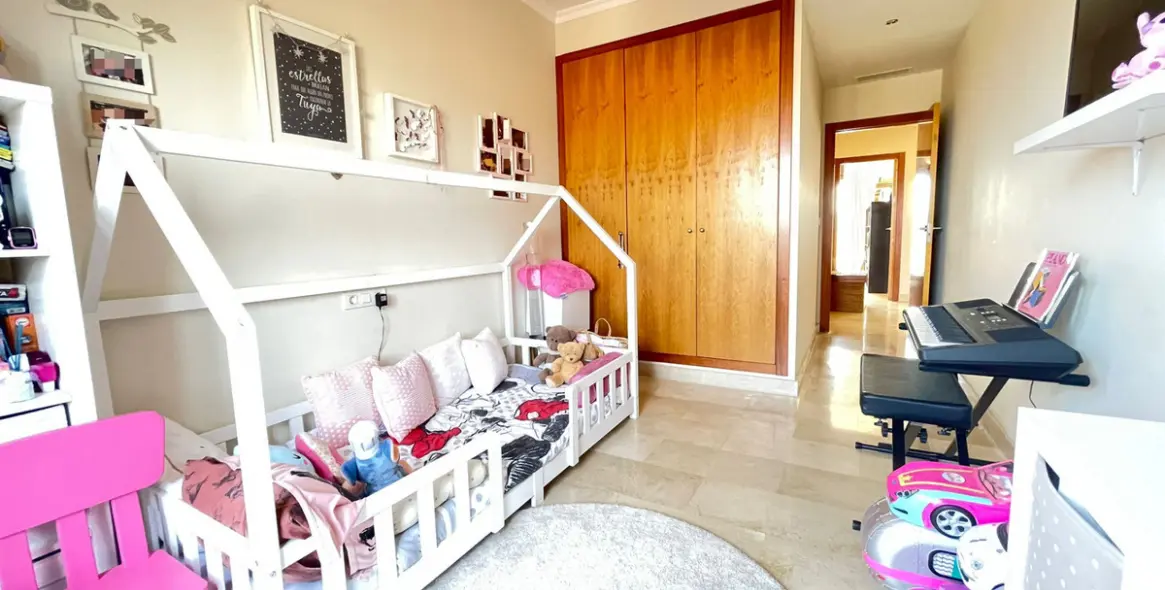 Sale of townhouse in Estepona 19