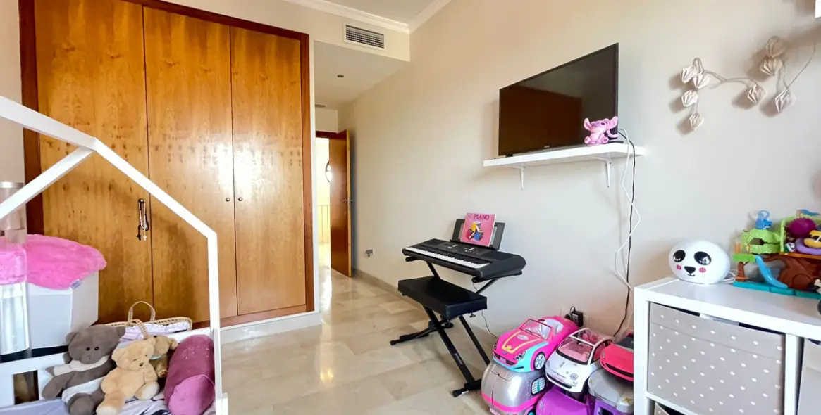 Sale of townhouse in Estepona 20