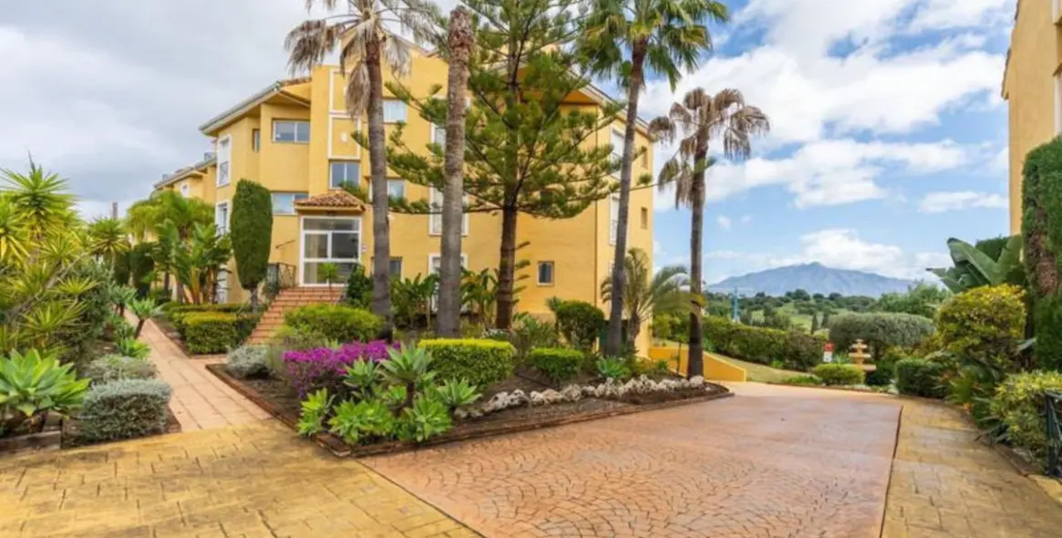 Sale of penthouse in Bel Air 1