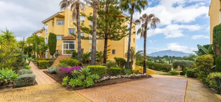 Sale of penthouse in Bel Air 0