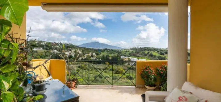 Sale of penthouse in Bel Air 3