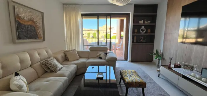 Sale of penthouse in Bel Air 4
