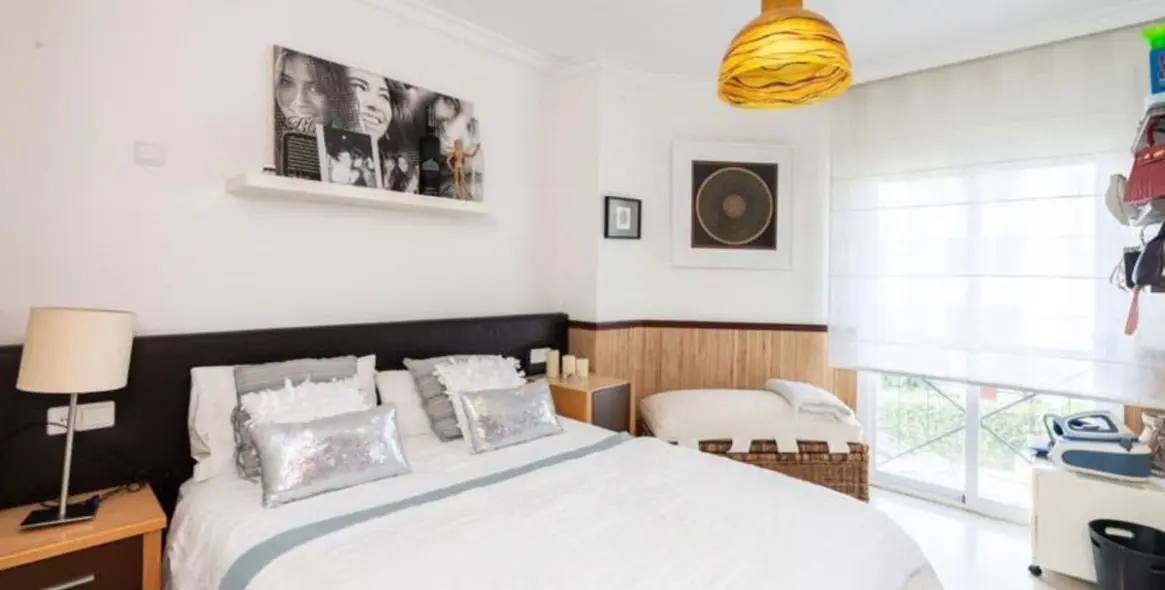 Sale of penthouse in Bel Air 9