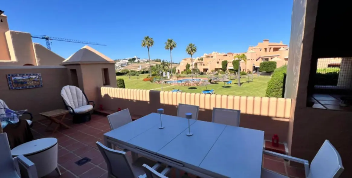Sale of penthouse in Bel Air 10