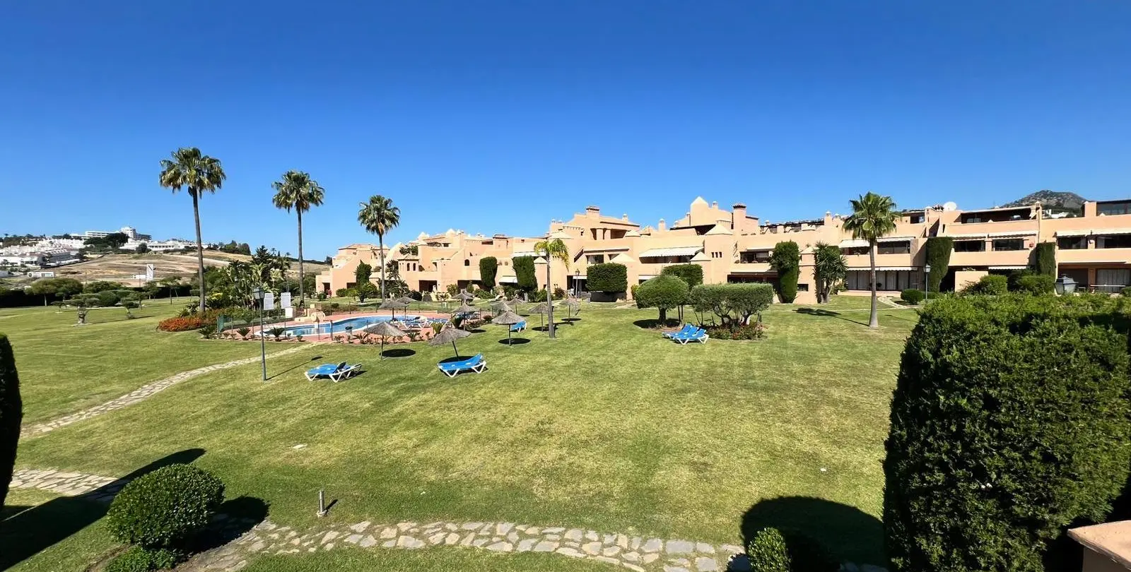 Sale of penthouse in Bel Air 11