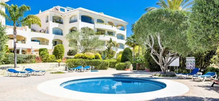 Продажа апартаментов на первом этаже в Bahía de Marbella 1