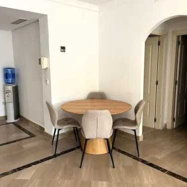 Продажа апартаментов на первом этаже в Bahía de Marbella