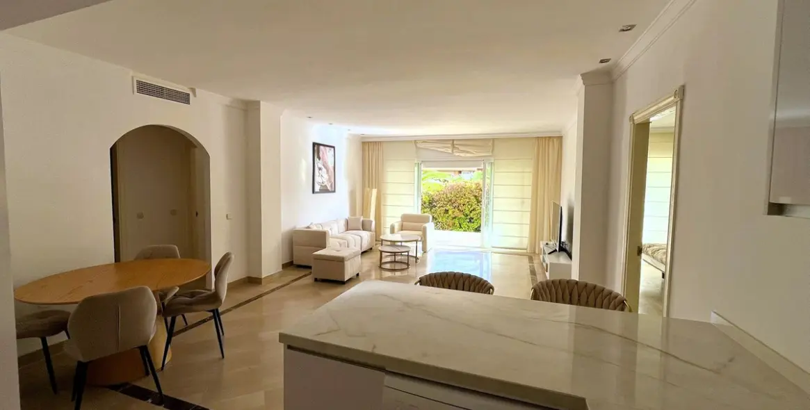 Продажа апартаментов на первом этаже в Bahía de Marbella 38