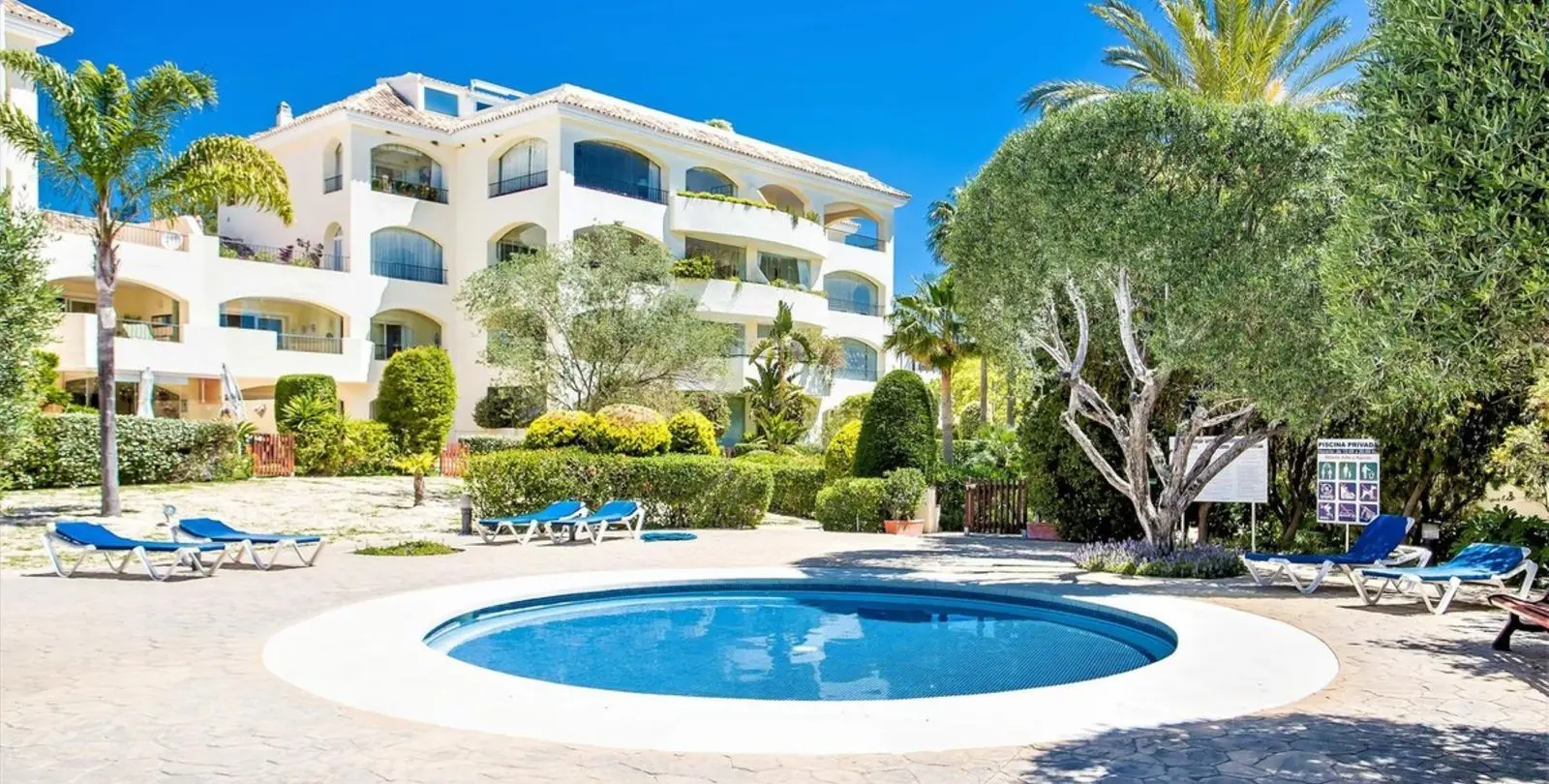 Продажа апартаментов на первом этаже в Bahía de Marbella 2