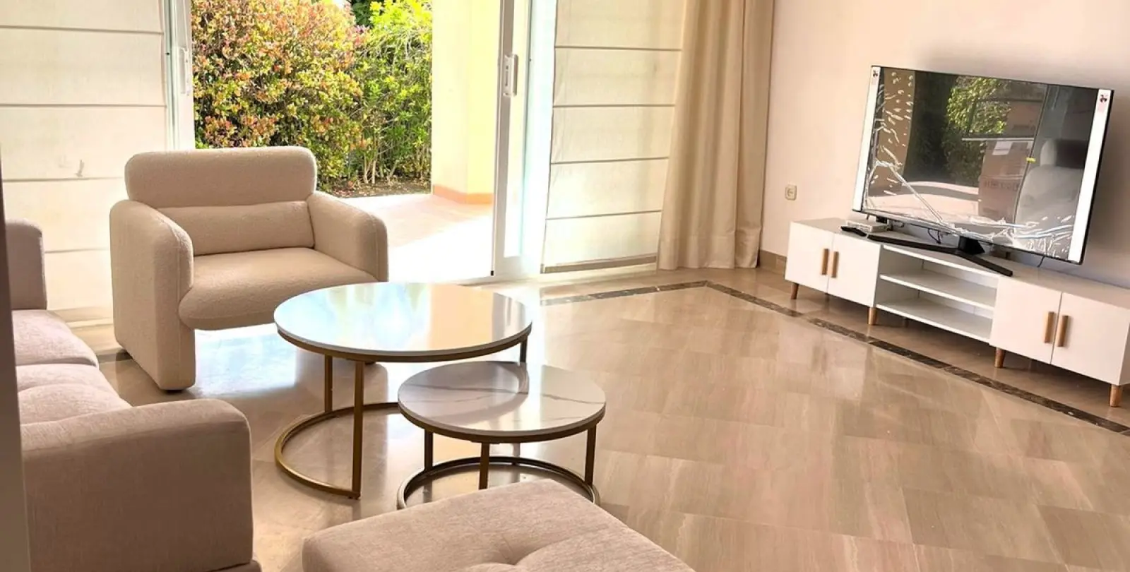 Продажа апартаментов на первом этаже в Bahía de Marbella 5