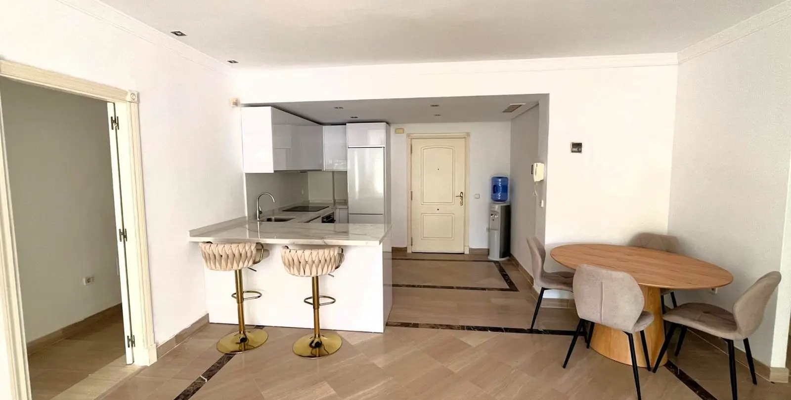 Продажа апартаментов на первом этаже в Bahía de Marbella 7