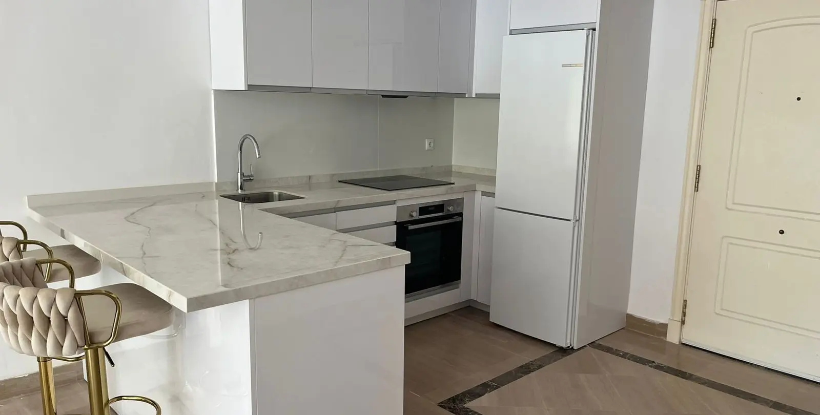 Продажа апартаментов на первом этаже в Bahía de Marbella 8
