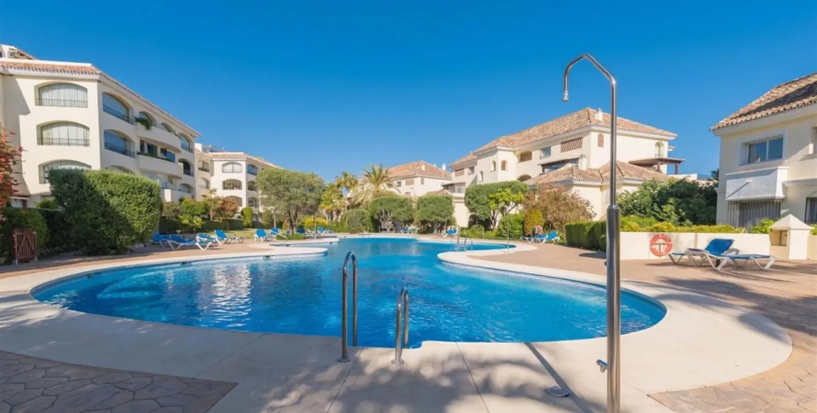 Продажа апартаментов на первом этаже в Bahía de Marbella 11