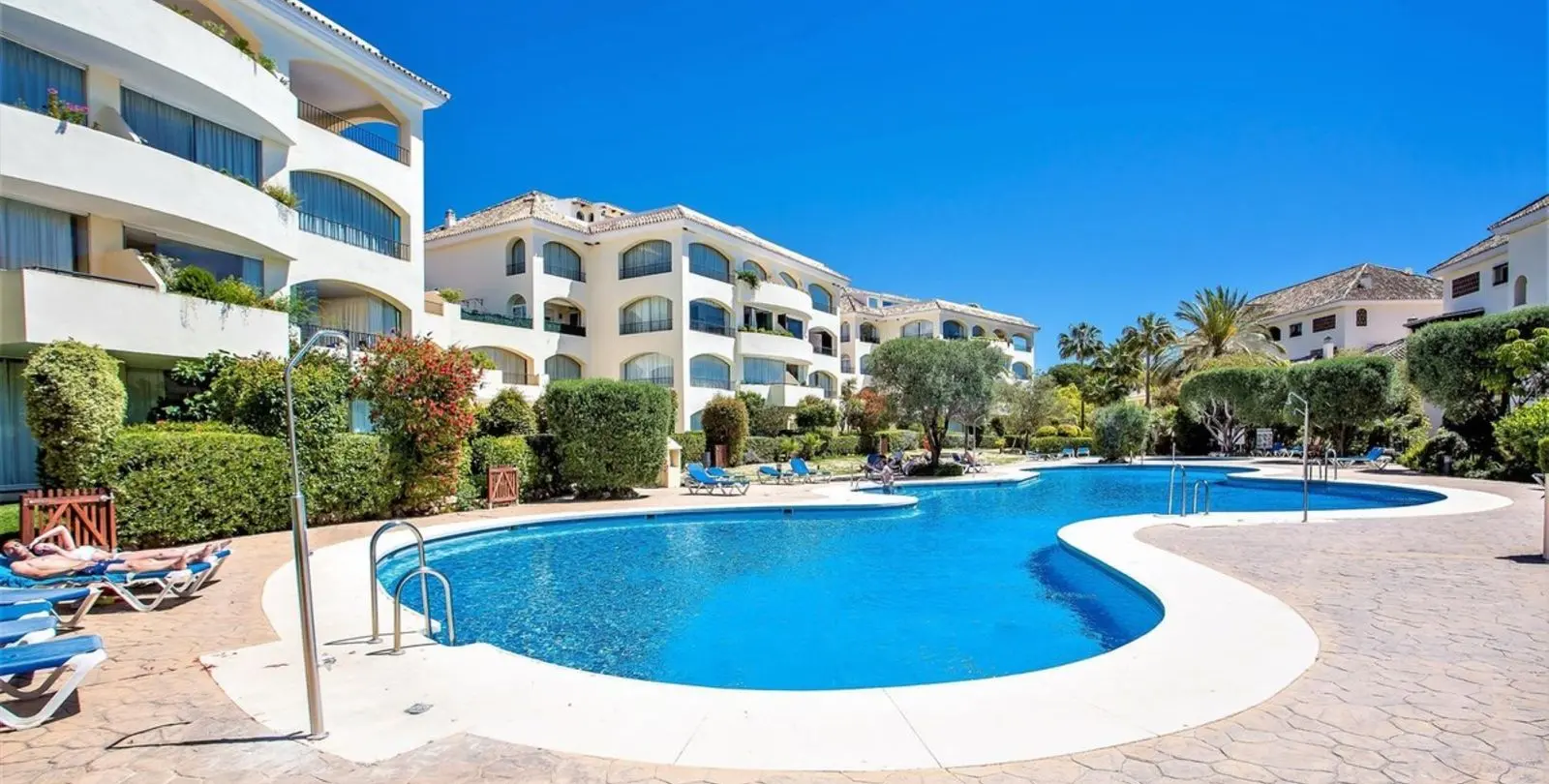 Продажа апартаментов на первом этаже в Bahía de Marbella 12