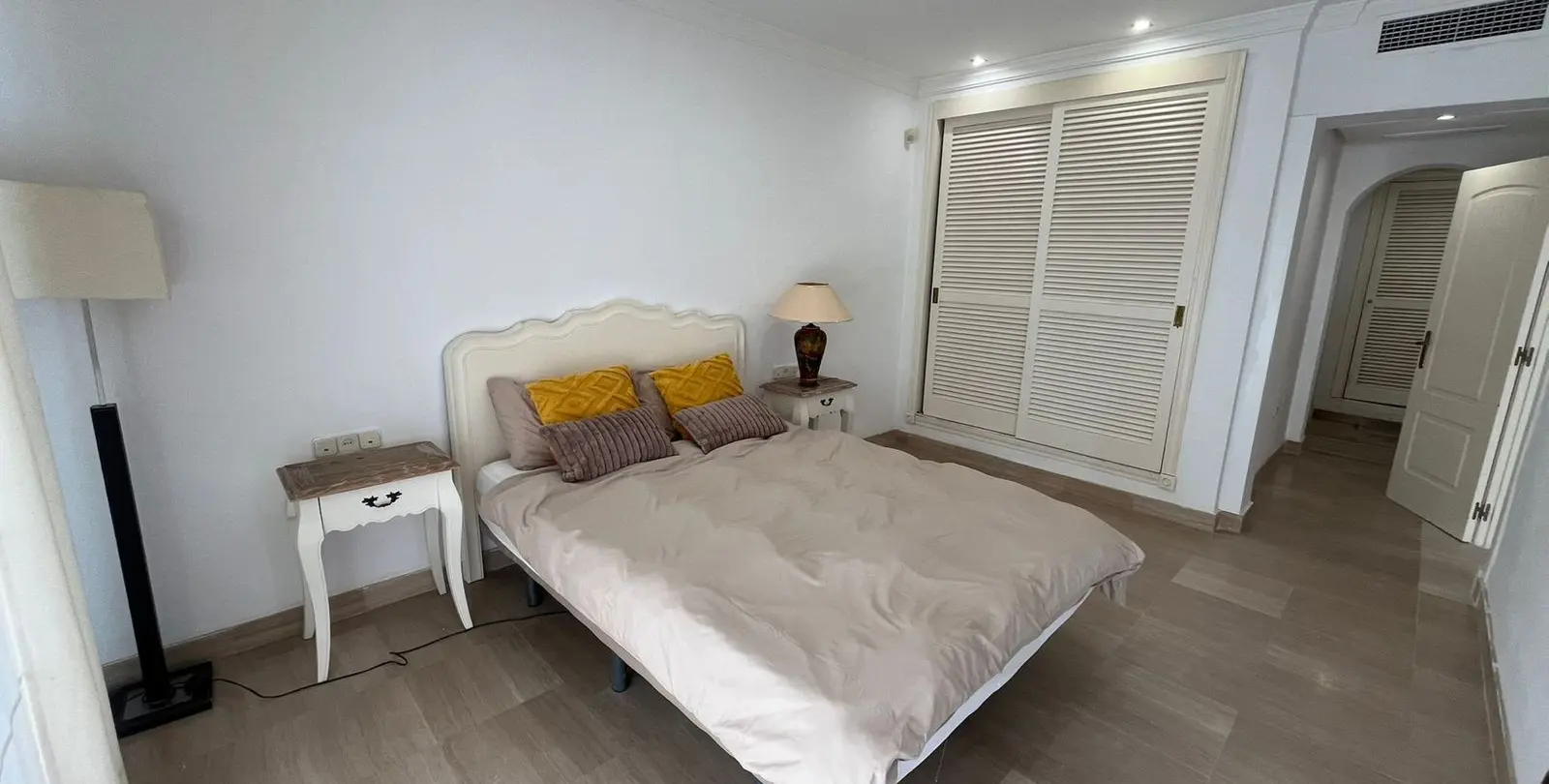 Продажа апартаментов на первом этаже в Bahía de Marbella 34