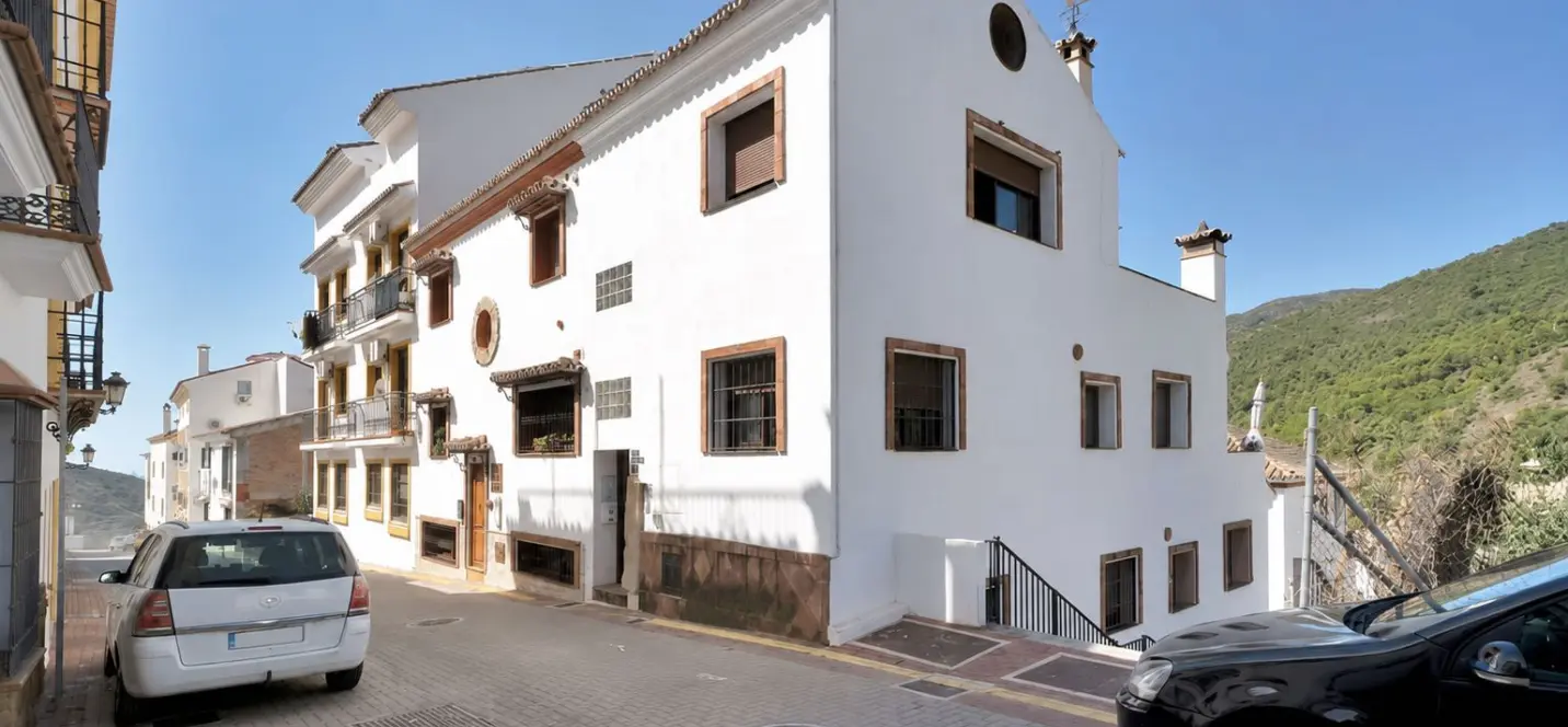 Sale of apartment complex in Ojén 1