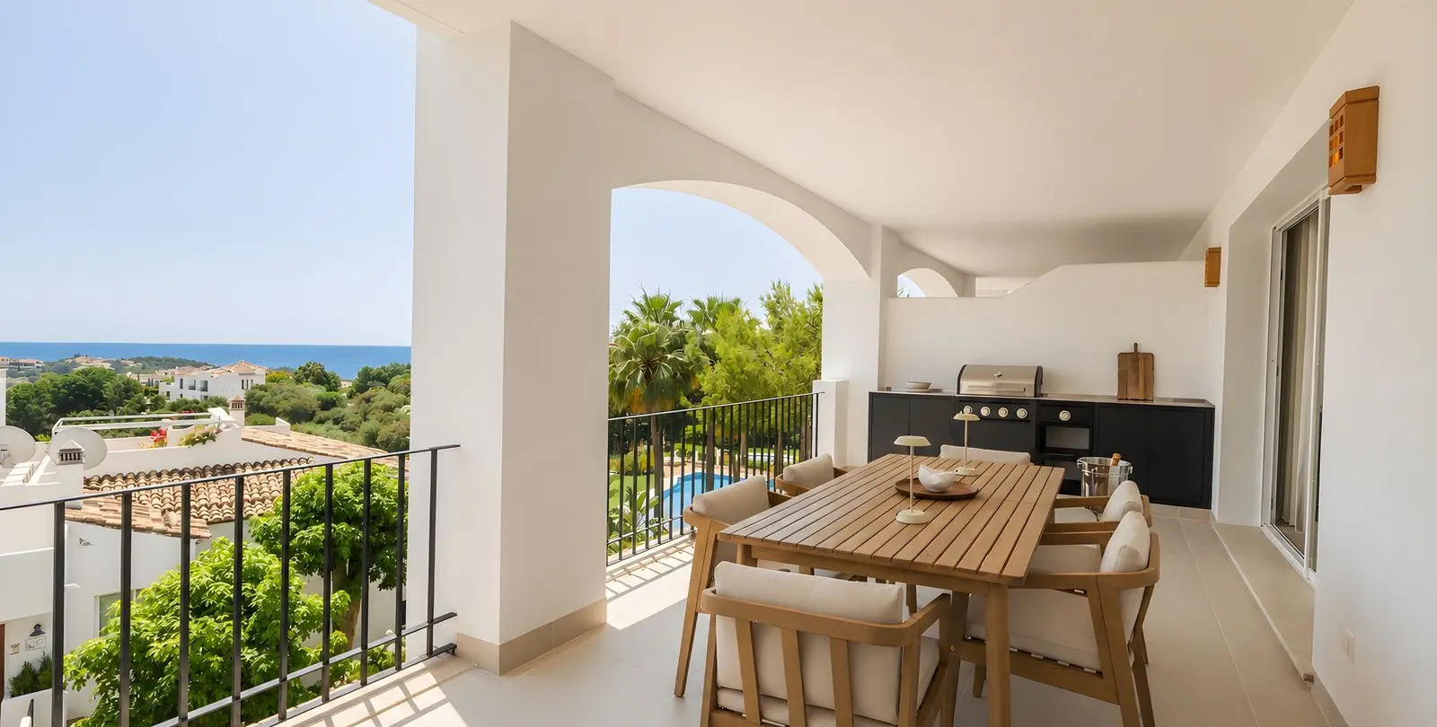 Venta de apartamento en planta media en La Quinta 1