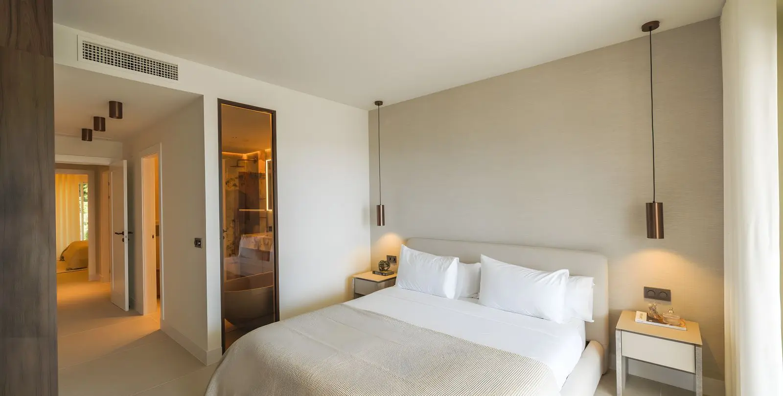 Venta de apartamento en planta media en La Quinta 4