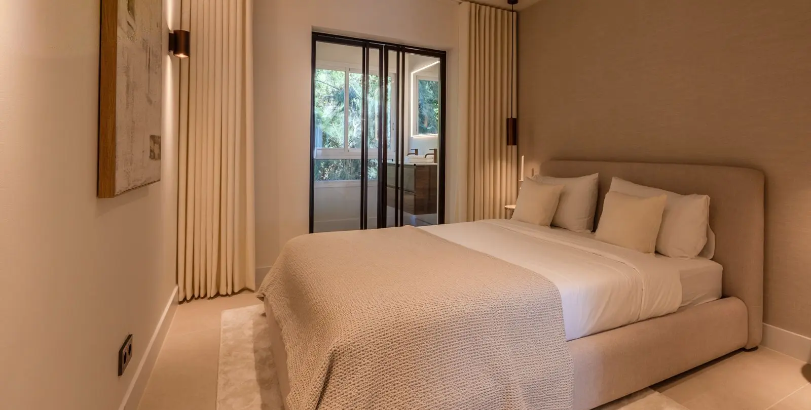 Venta de apartamento en planta media en La Quinta 25