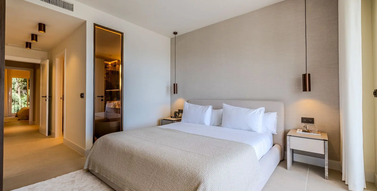 Venta de apartamento en planta media en La Quinta 29