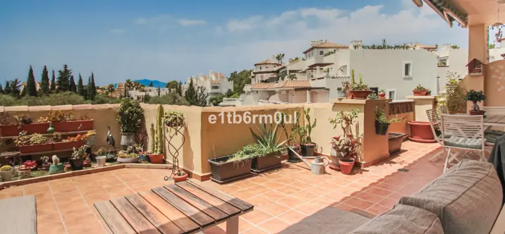 Sale of penthouse in Nagüeles 3
