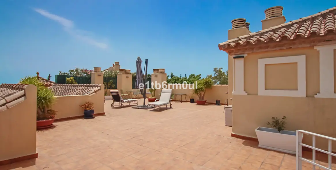 Sale of penthouse in Nagüeles 21