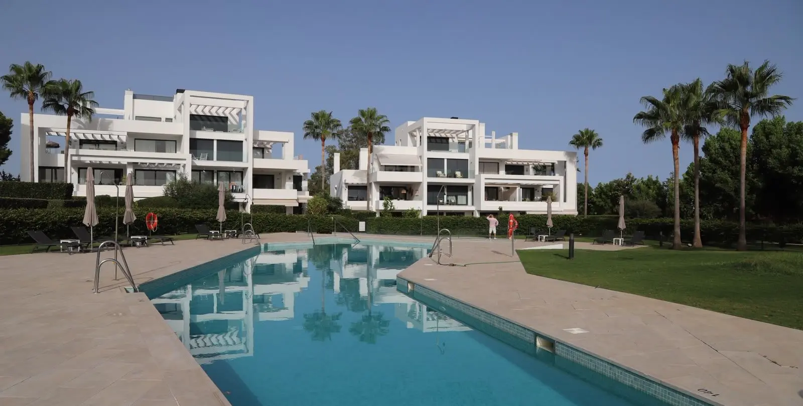 Sale of ground floor apartment in Atalaya 9