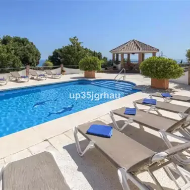 Venta de villa independiente en Estepona