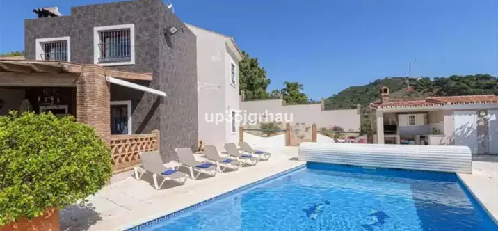 Venta de villa independiente en Estepona 2
