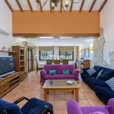 Venta de villa independiente en Estepona