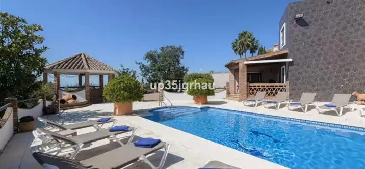 Venta de villa independiente en Estepona 4