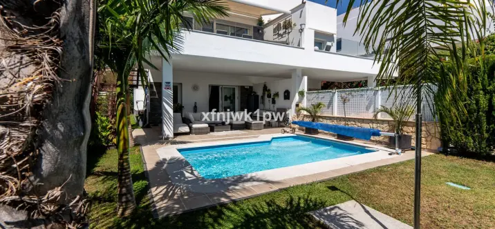 Venta de casa pareada en Riviera del Sol 0