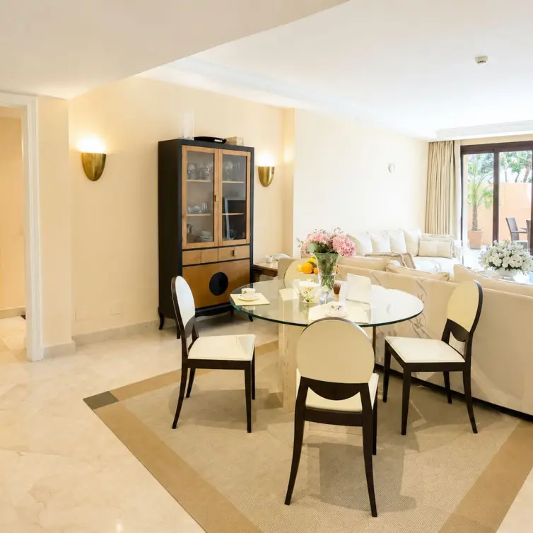 Sale of middle floor apartment in New Golden Mile