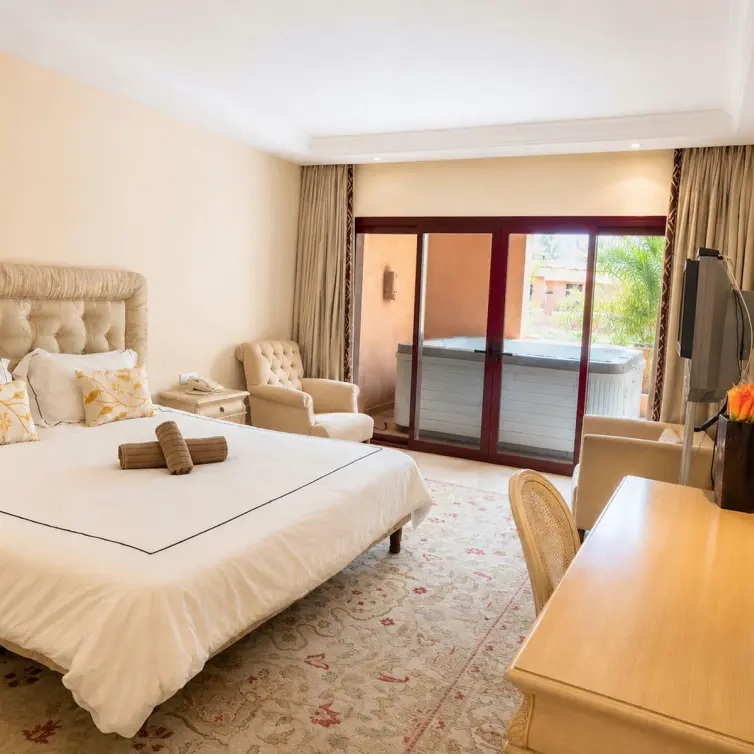 Sale of middle floor apartment in New Golden Mile