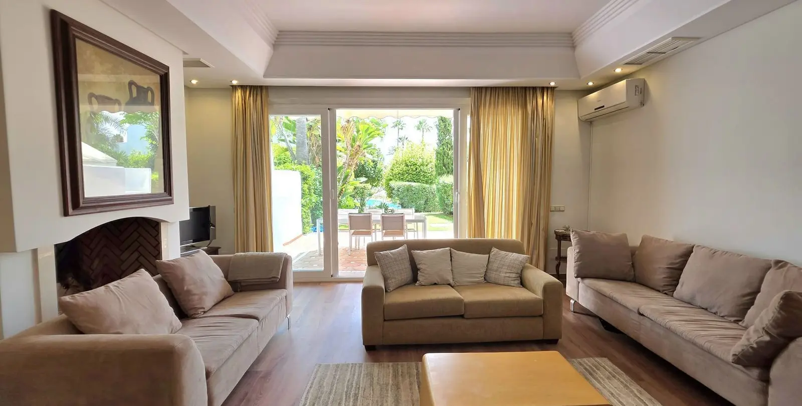 Sale of townhouse in Costalita 7
