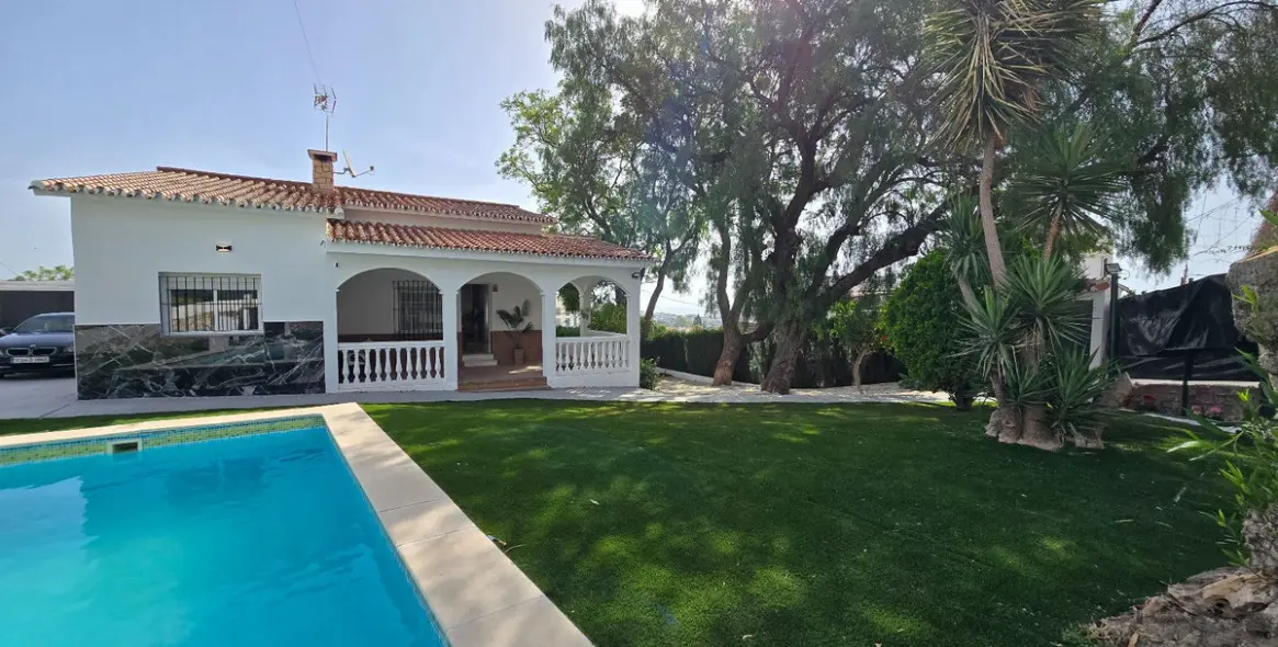 Venta de villa independiente en Torremolinos 1