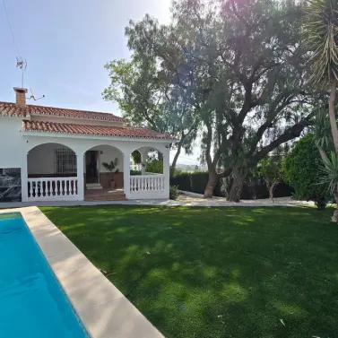 Venta de villa independiente en Torremolinos