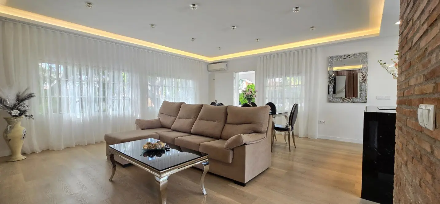 Venta de villa independiente en Torremolinos 2