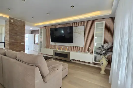 Image 30 thumb