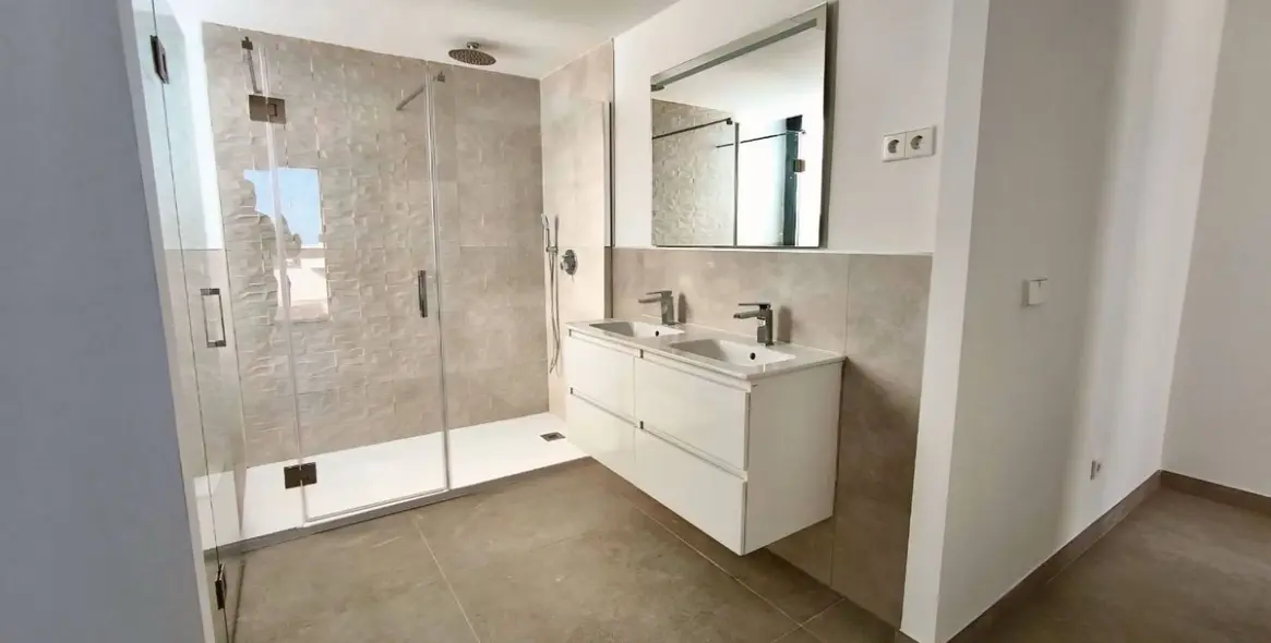 Venta de ático dúplex en Bel Air 14