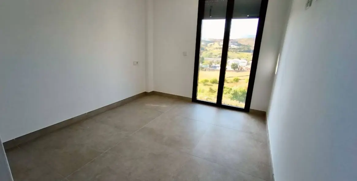 Venta de ático dúplex en Bel Air 25