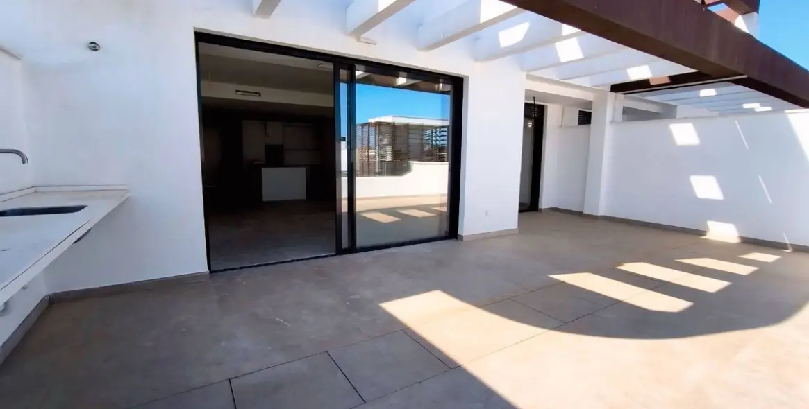 Venta de ático dúplex en Bel Air 40